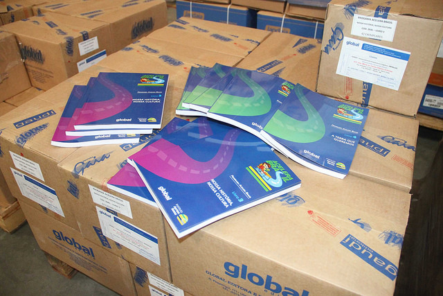 Mais de 4,5 mil livros serão entregues a alunos da rede municipal 