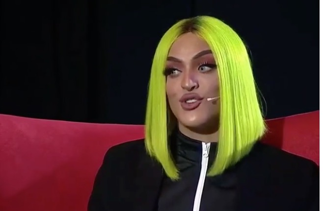 Pabllo Vittar dá tapa em segurança para defender fã durante show