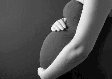 Grávida é esfaqueada pelo ex dentro de delegacia da mulher