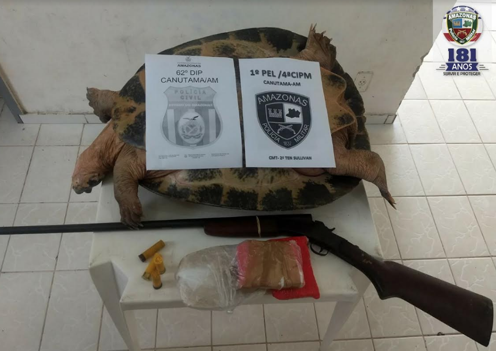 Homem é preso por transportar drogas em embarcação para traficante no Amazonas