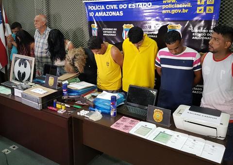 9 pessoas são presas acusadas de esquema criminoso que falsificava documentos do Detran-AM