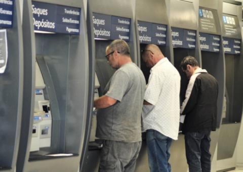 Bancos podem ter horário especial em dia de jogo do Brasil na Copa