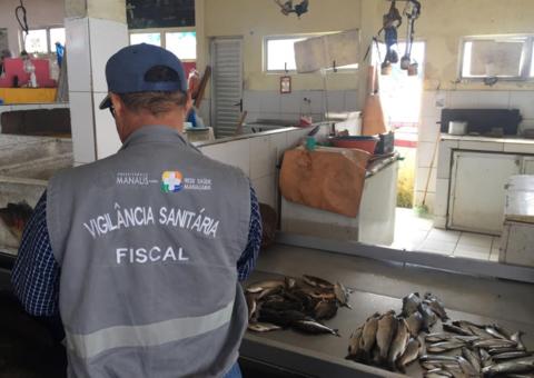 Vigilância Sanitária fiscaliza mais de 70 boxes na Feira do Porto da Ceasa