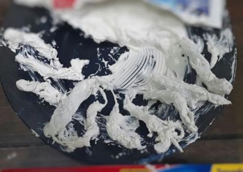 Mulher esconde droga em creme dental para levar a namorado preso e se dá mal no Amazonas