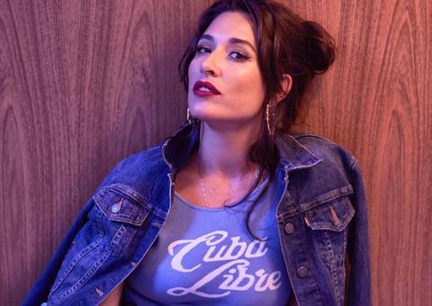 Gisele Itiê volta a postar foto completamente nua após imagem ser denunciada