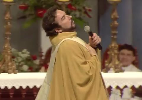 Padre Fábio de Melo polemiza ao fazer piada sobre macumba: ‘se estiver fresco a gente come'