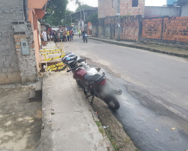Homem é baleado na cabeça durante suposto assalto em rua de Manaus