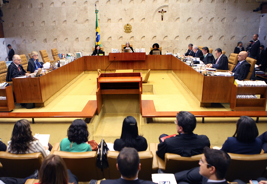 STF nega foro privilegiado em ações de improbidade