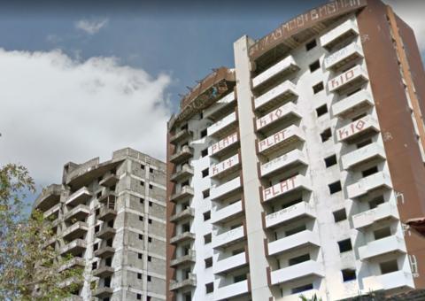 Após desabamento em São Paulo, Justiça determina que prefeitura fiscalize prédios abandonados em Manaus