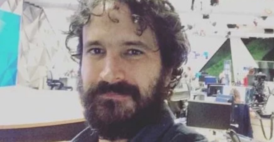 Filho gato de Caco Ciocler espera filho e ator será avô aos 46 anos