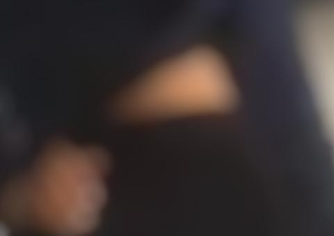 Mulher encontra vídeo chocante do próprio estupro ao olhar celular