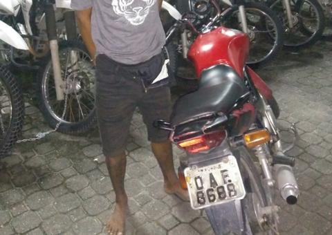 Em Manaus, novinho é preso ao ser flagrado dando um rolé com motocicleta roubada