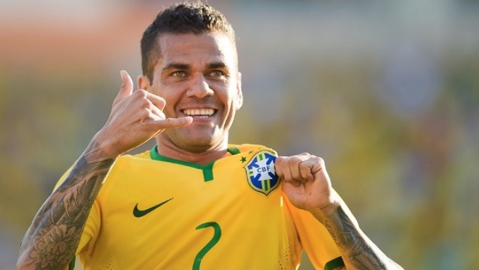 Daniel Alves está fora da Copa do Mundo na Rússia