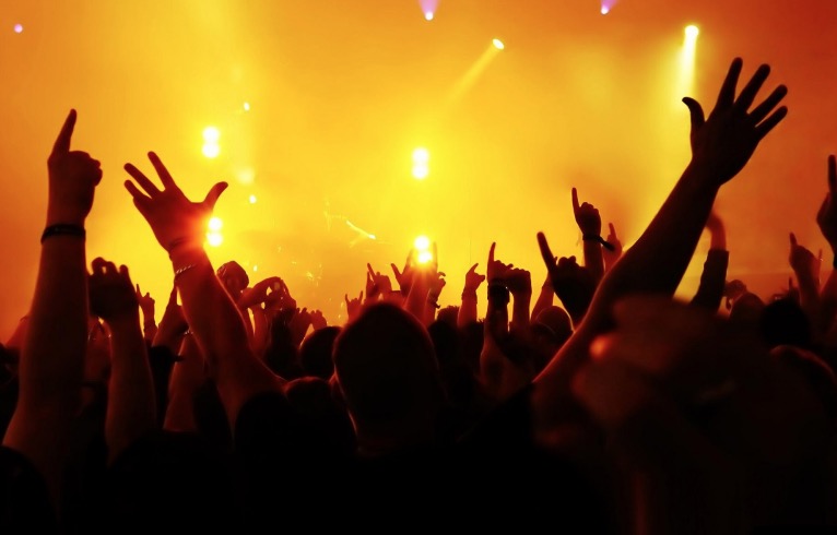 Allan e Renato, Daniel Trindade, e Vagner Martins agitam sexta sertaneja em Manaus