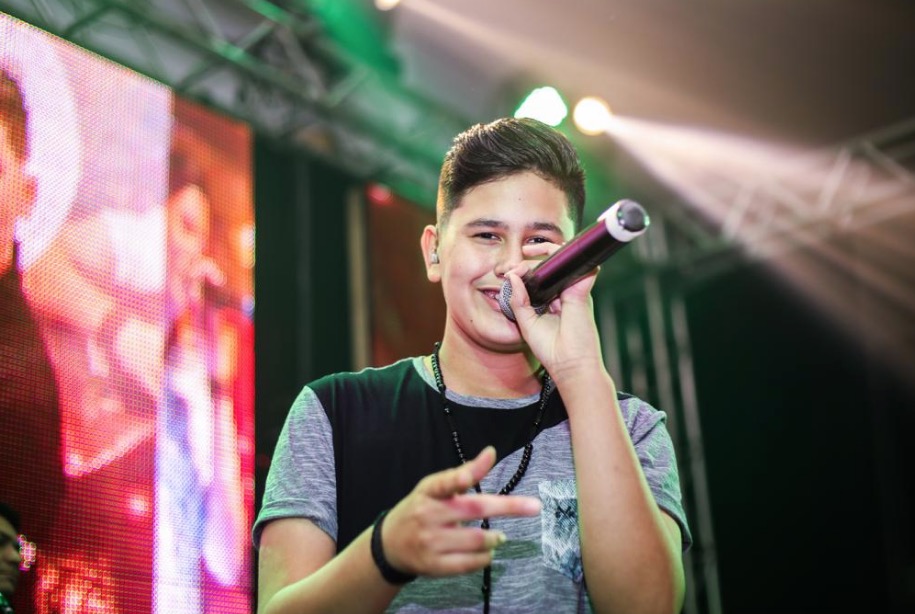 Samba e sertanejo embalam fim de semana em shopping de Manaus