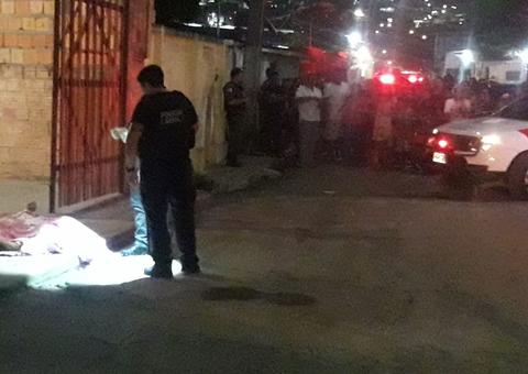 Com tiro na cabeça, homem é morto em rua de Manaus