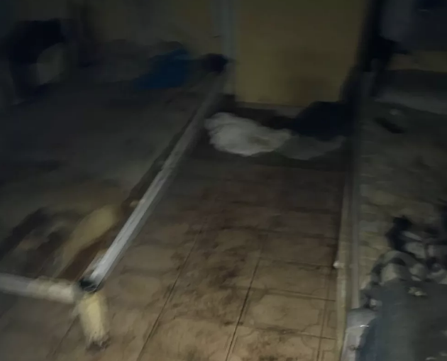 Homem é preso após esconder corpo da mãe morta há 15 dias