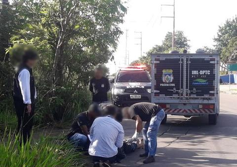 Com oito tiros, corpo de jovem é encontrado em avenida de Manaus