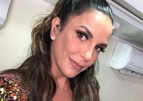 Ivete Sangalo posa amamentando gêmeas ao mesmo tempo 'Mais feliz sendo mãe'