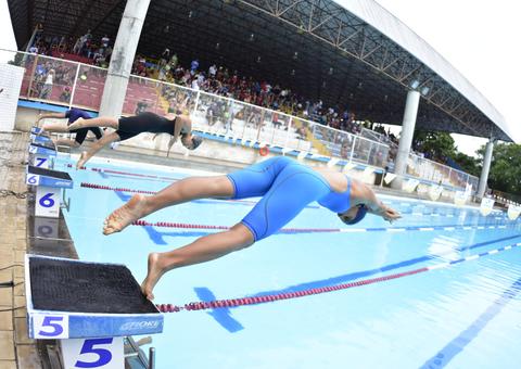 Mais de 230 jovens atletas trazem orgulho ao Amazonas em competição aquática