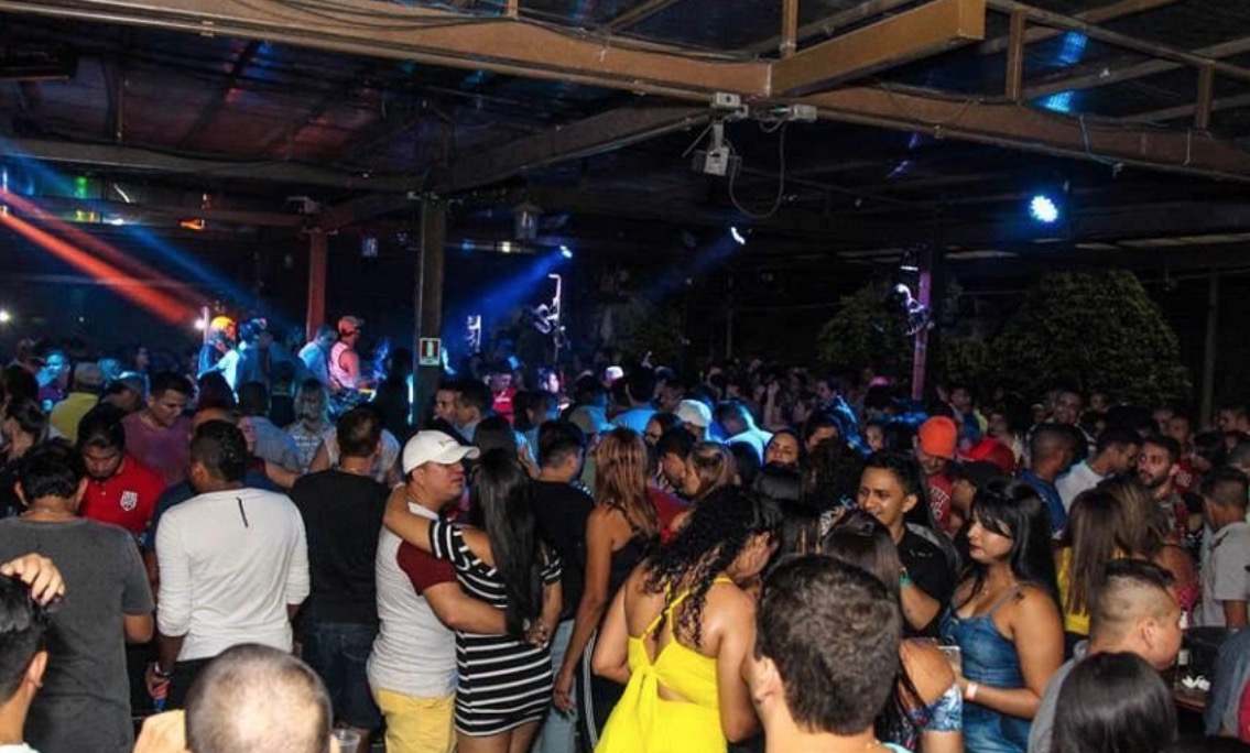 Especial Forrozão Ferro na Boneca agita Moai 