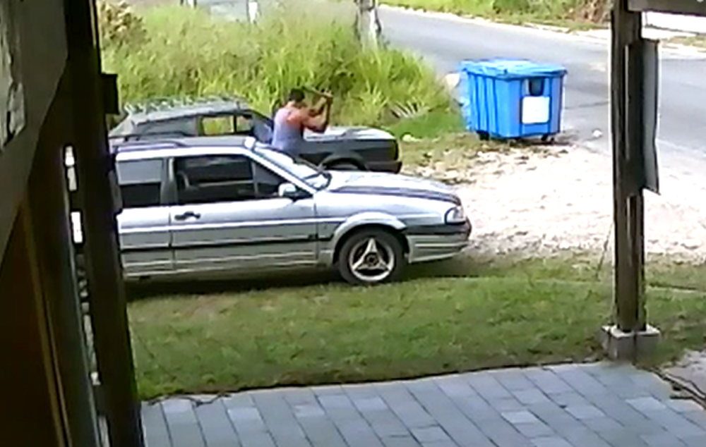  Funileiro tem rosto desfigurado ao ser espancado no trabalho