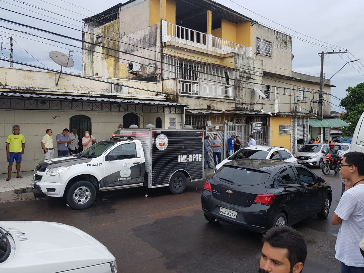 Em Manaus, homem é encontrado morto debaixo de armário