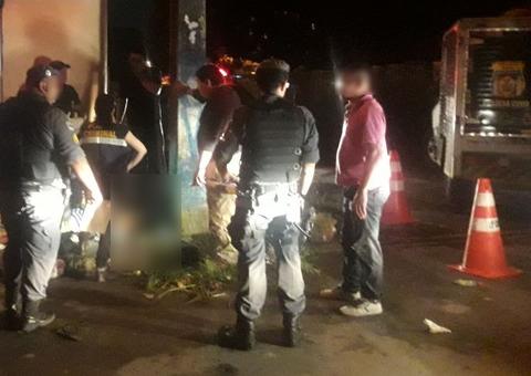 Homem é alvejado com tiros na cabeça em esquina de Manaus
