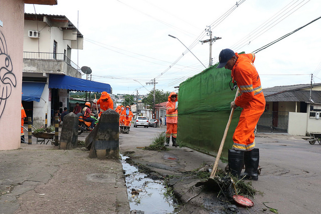 Ruas do bairro Alvorada recebem mutirão de limpeza