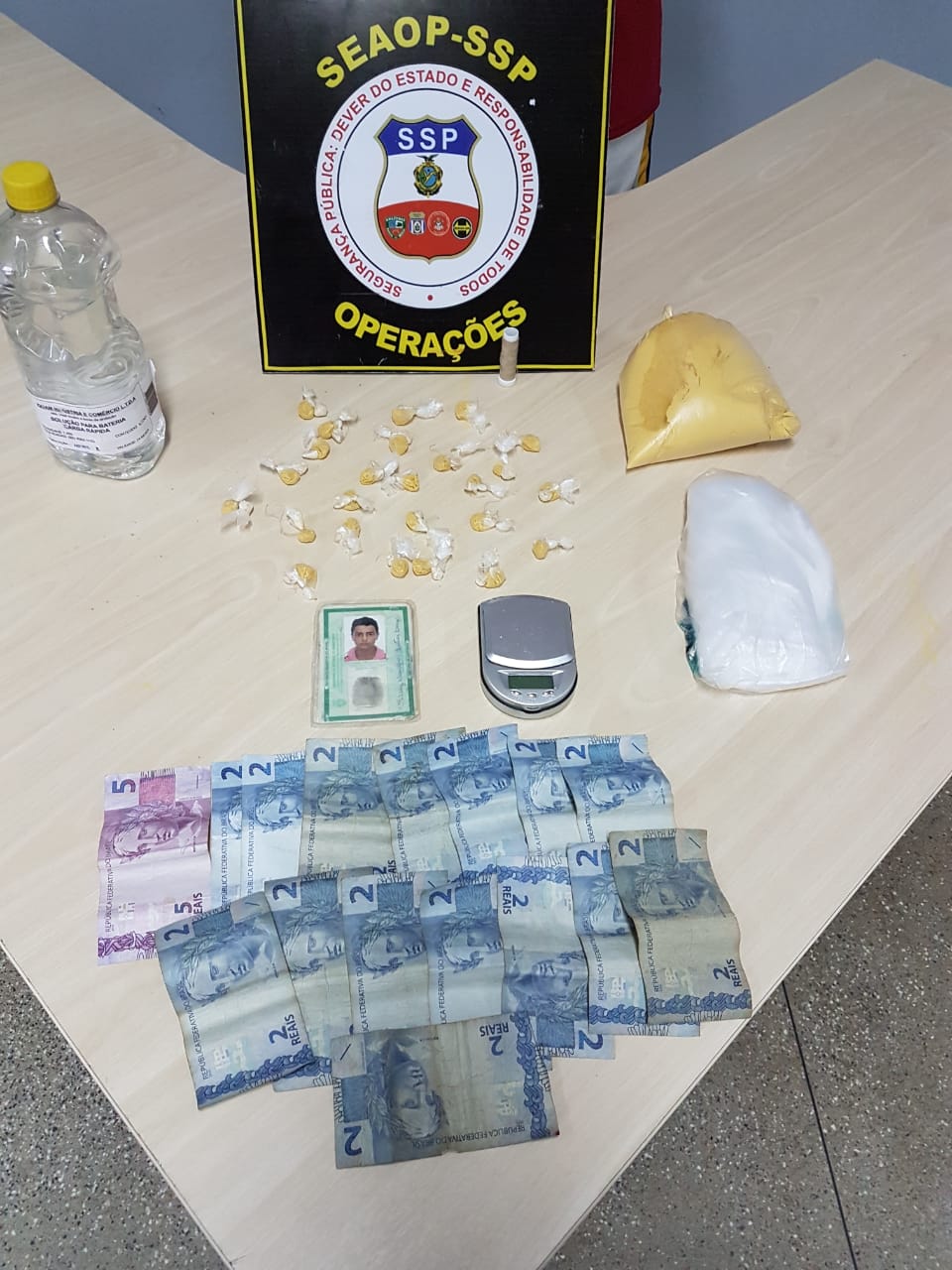 Suspeito de esconder foragido 'Mano Caio', homem é preso com drogas em Manaus 