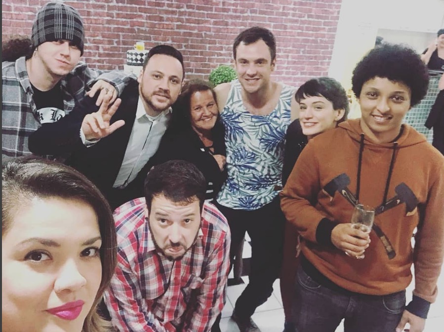 Sem confirmar namoro, Sergio Guizé comemora aniversário com Bianca Bin