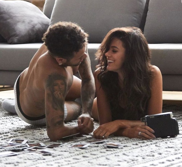 Bruna Marquezine e Neymar faturam milhões por comercial picante