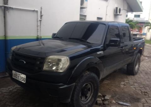 Trio suspeito de integrar quadrilha especializada em roubo de carros é preso em Manaus 