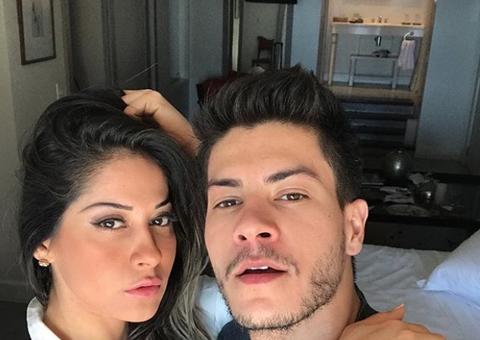 Grávida, Mayra Cardi anuncia novo casamento com Arthur Aguiar