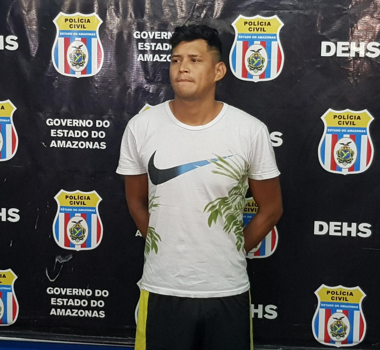 Homem é preso suspeito de matar a facadas patrão com quem tinha caso amoroso