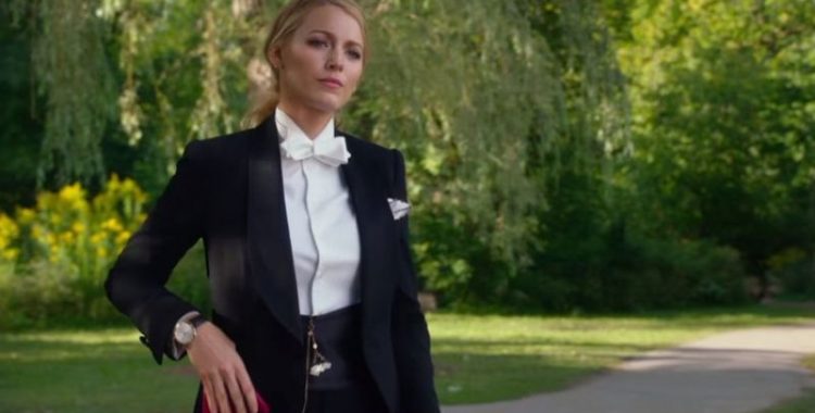 Blake Lively aparece ‘matadora' no trailer de Um Pequeno Favor