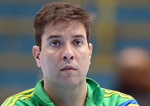  Ex-técnico acusado de abusar de 40 ginastas diz ser vítima de vingança 