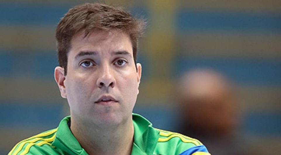  Ex-técnico acusado de abusar de 40 ginastas diz ser vítima de vingança 