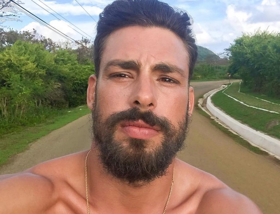 Cauã Reymond explica porque se recusou a fazer bafômetro: 'arrependo profundamente'