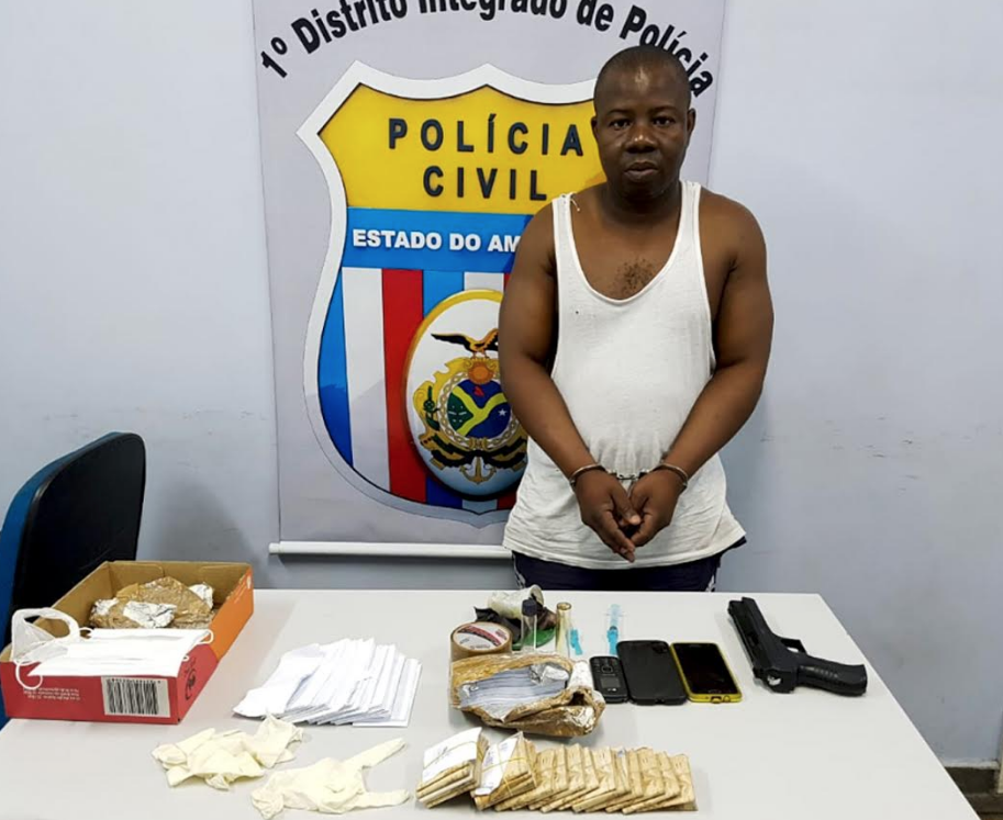 Estrangeiro é preso suspeito de aplicar golpe e furtar R$40 mil de homem em Manaus