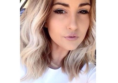 Modelo tem parte do rosto 'arrancada' ao ser atacada por cachorro