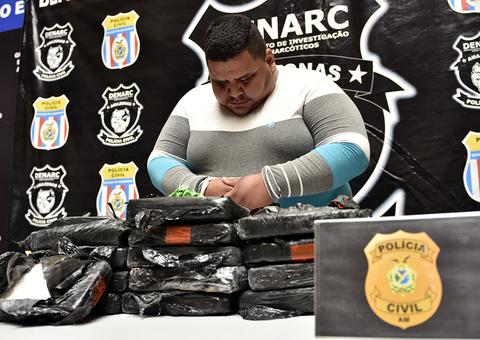 Em Manaus, homem é preso com 14 tabletes de cocaína avaliados em R$ 270 mil