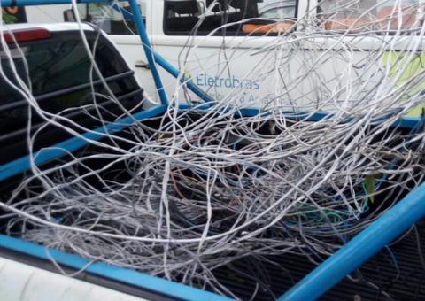Eletrobras retira 80 ligações clandestinas no Amazonas