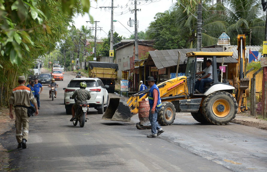 Prefeitura dá início a recapeamento de asfalto na Estrada da Vivenda Verde
