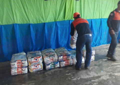 Defesa Civil distribui ajuda humanitária a famílias afetadas pela estiagem no Amazonas