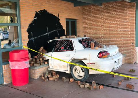 Polícia é acionada e parabeniza alunos após encontrar essa cena; Veja