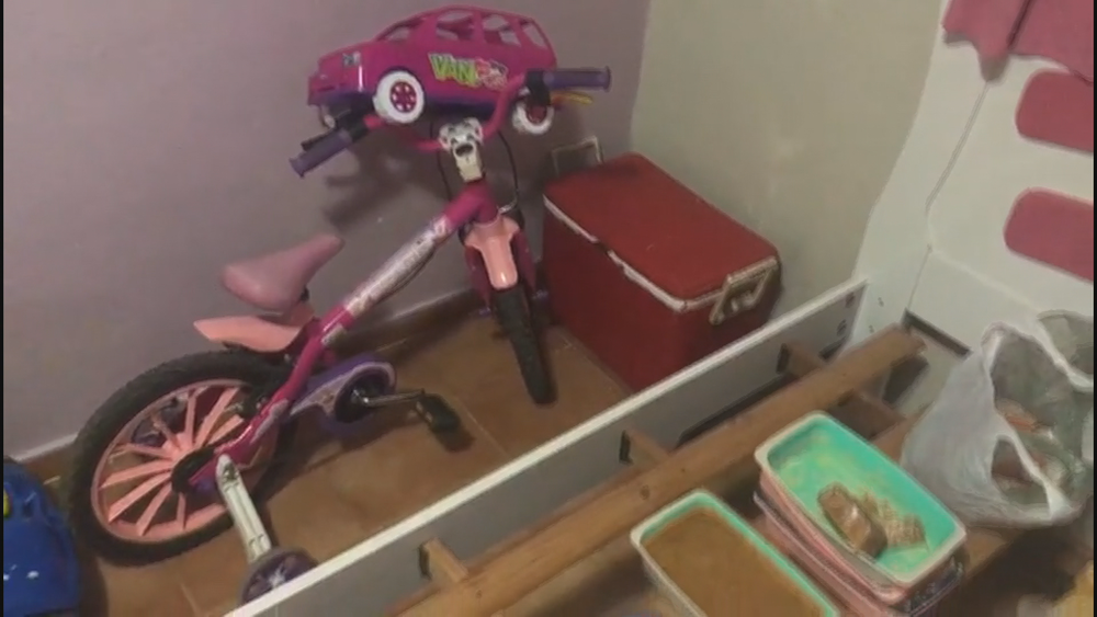 Laboratório de crack é achado em quarto de criança de 2 anos