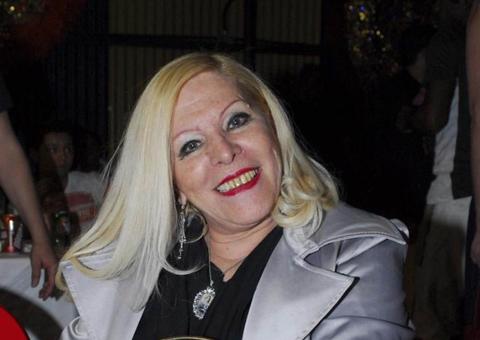 Cantora Vanusa é internada para tratar dependência química e depressão