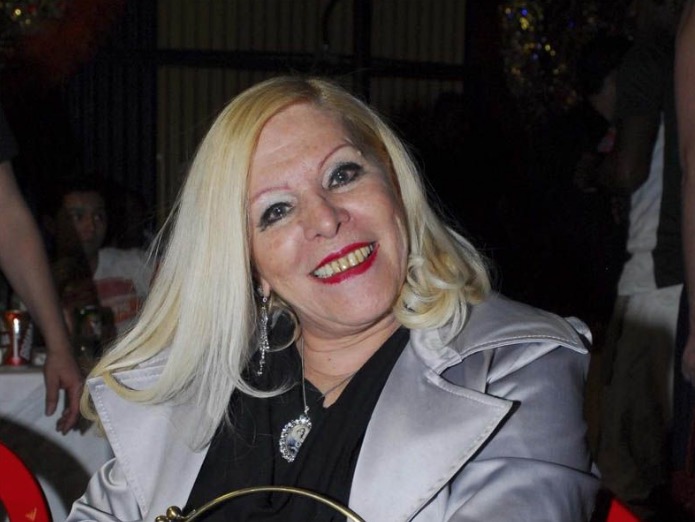 Cantora Vanusa é internada para tratar dependência química e depressão