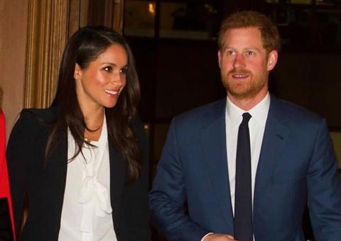 Família Real divulga preparo do bolo de casamento de Harry e Meghan